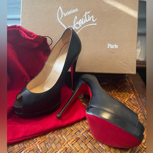 Christian Louboutin shoes. Size 8.5 - Picture 1 of 3